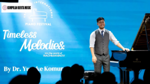 Pameran Piano Langka Tarik Perhatian di International Weekend